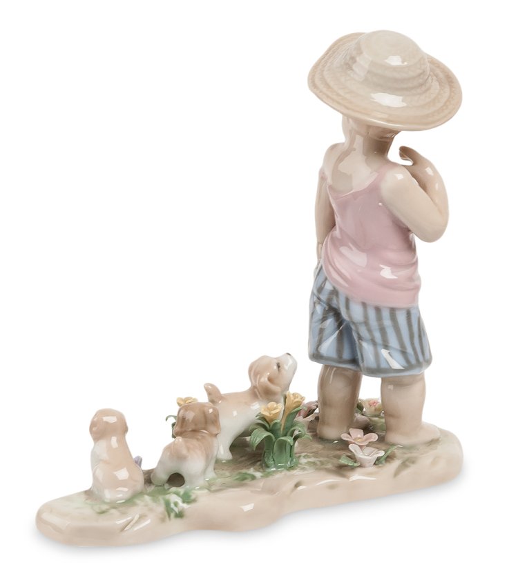 Статуэтка из фарфора Мальчик на прогулке с щенками Pavone JP-29/ 7, фотография со спины