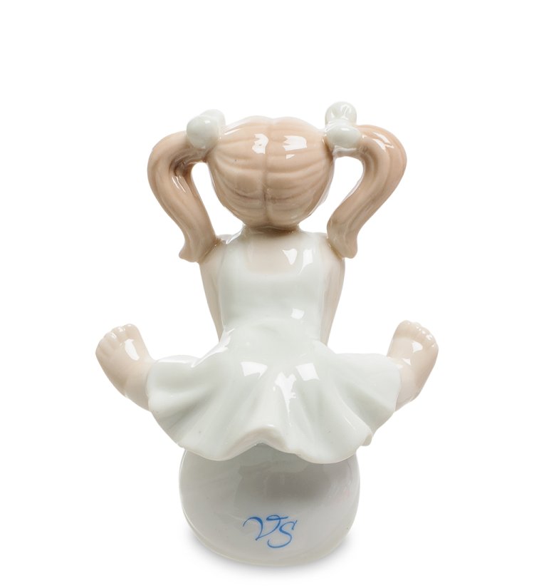 Фигурка из фарфора девочка Юная гимнастка Valerio Sole VS-169, фотография со спины