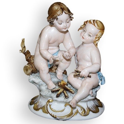 Статуэтка из фарфора Дети Зима