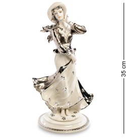 Статуэтка из керамики Девушка Зима