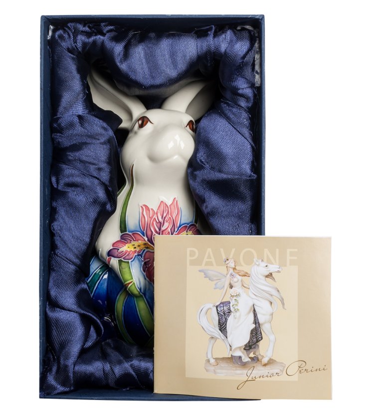 Статуэтка из фарфора Маленький Белый Кролик в цветах Pavone JP-262/ 6, фотография в коробочке