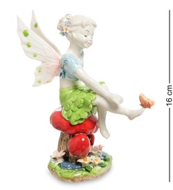 Фигурка из фарфора Маленькая фея с бабочкой