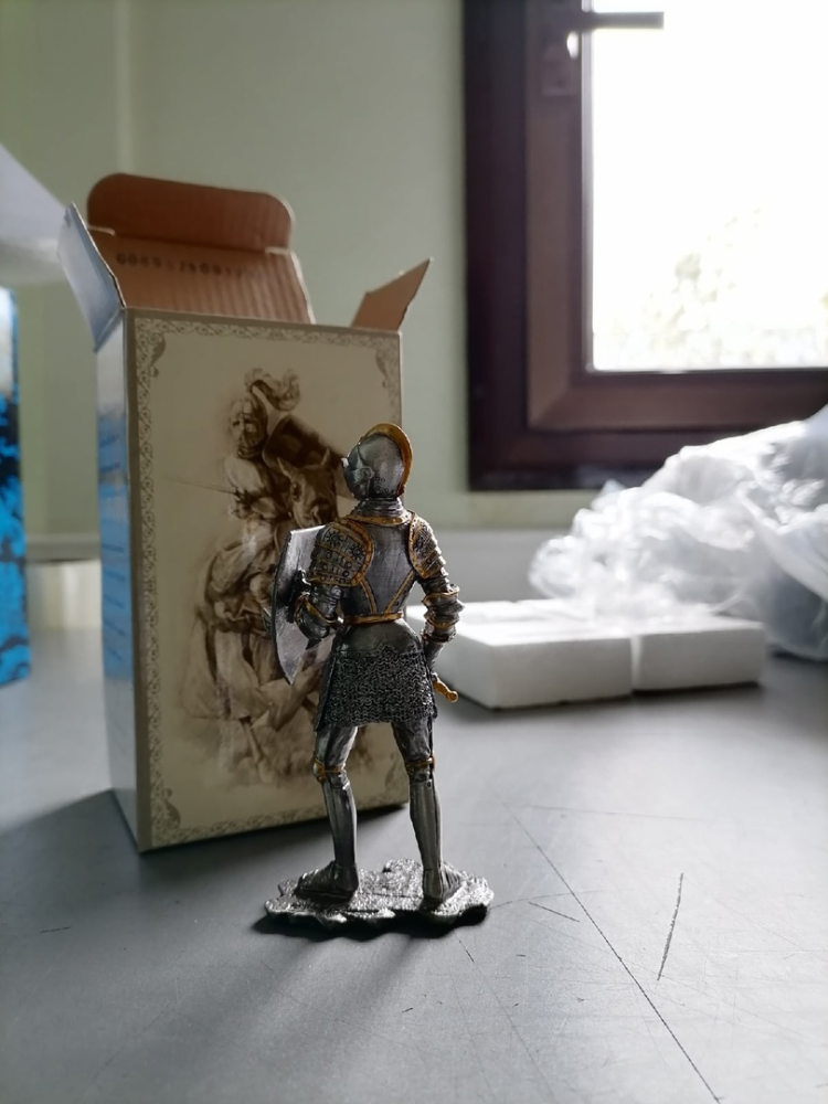 Статуэтка Воин с секирой Veronese WS-806, фото со склада оборотная сторона