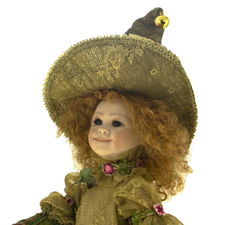 Фарфоровая статуэтка кукла Алиса