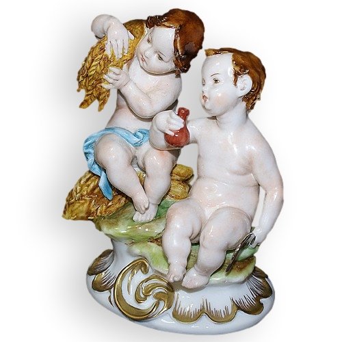 Статуэтка из фарфора дети Осень