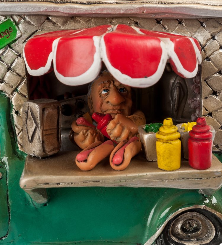 Фигурка Машины Gus the Big Dog The Comical World of Stratford SCAR-60, портретный вид