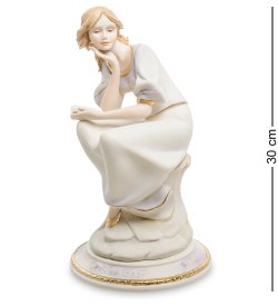Статуэтка Девушка сидит с книгой в руке