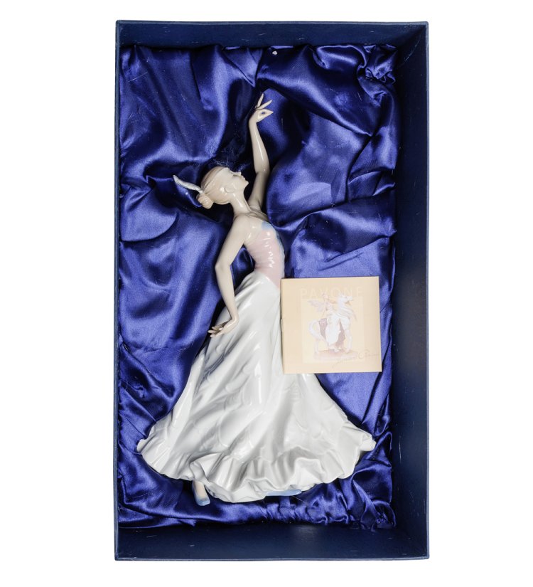 Статуэтка из фарфора Девушка в танце Pavone JP-22/ 12, фотография в упаковке