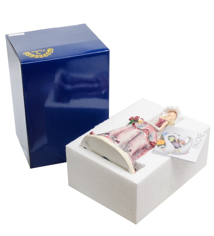 Статуэтка Девушка с букетом роз Pavone CMS-22/ 5, фотография упаковки