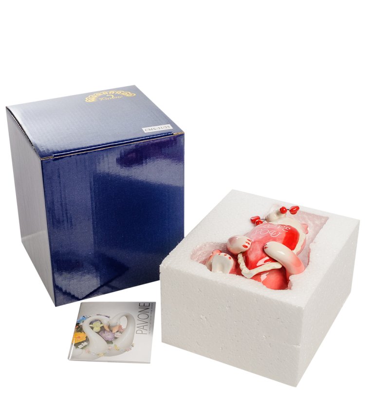 Статуэтка из керамики Кошка с сердцем Ля-Муррр Pavone CMS-31/25, фотография в упаковке