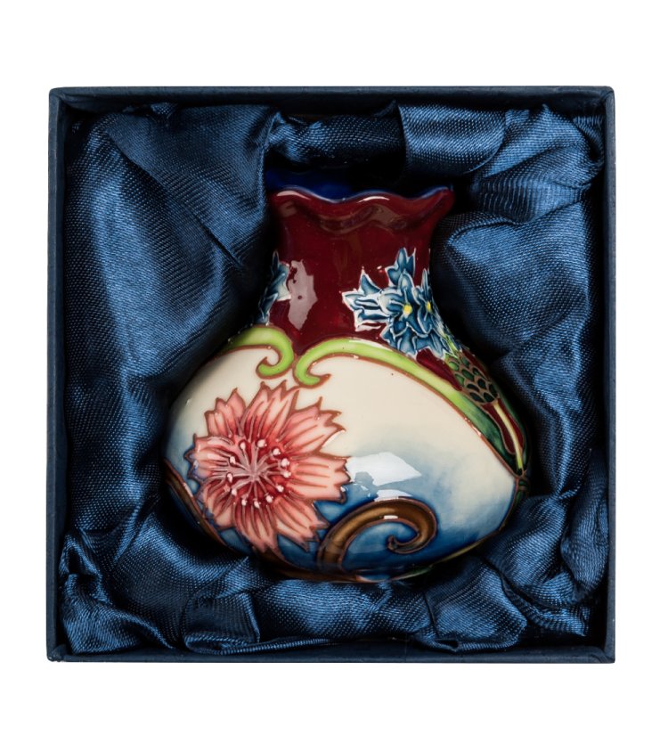 Маленькая вазочка из фарфора Клавдия Pavone JP-157/ 3, фотография в упаковке