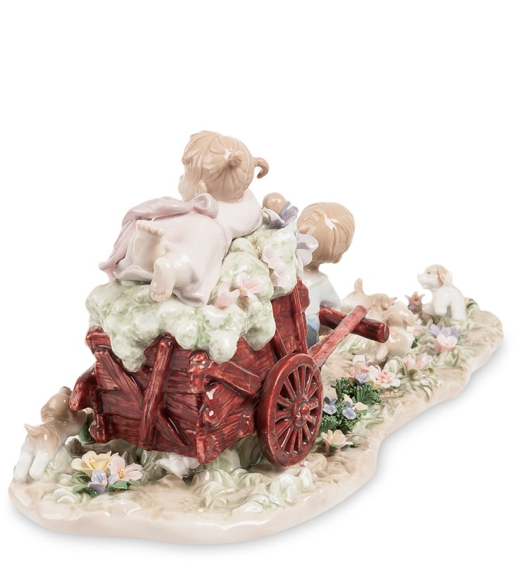 Статуэтка из фарфора Дети на цветочном лугу Pavone JP-29/16, фотография со спины