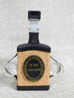 Графин для водки с рюмками Для друзей