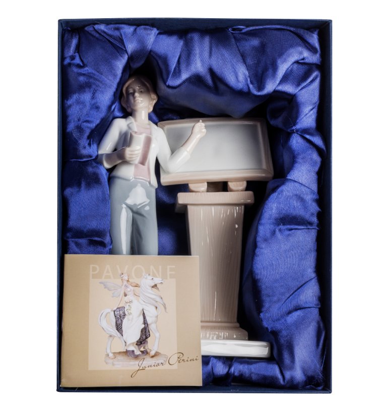 Статуэтка из фарфора Учитель у доски Pavone JP-06/21, фотография в коробке