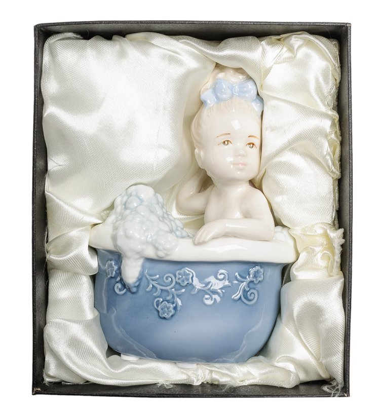 Статуэтка из фарфора Девочка в ванной Valerio Sole VS-305, фотография в упаковке