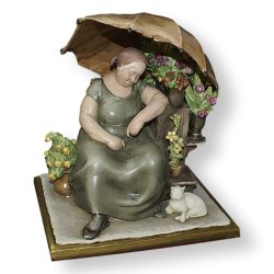 Фарфоровая Статуэтка продавщица цветов