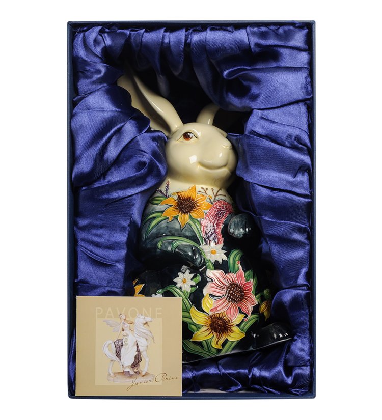 Статуэтка из фарфора Черный кролик с белой мордой Pavone JP-95/ 18, фотография в упаковке