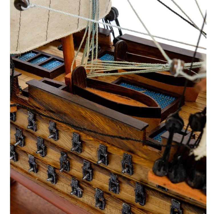 Модель корабля линкор 12 Апостолов     , шлюпка сбоку