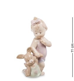 Фигурка из фарфора Девочка с зайчиком