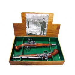 Набор дуэльных пистолей 18 века