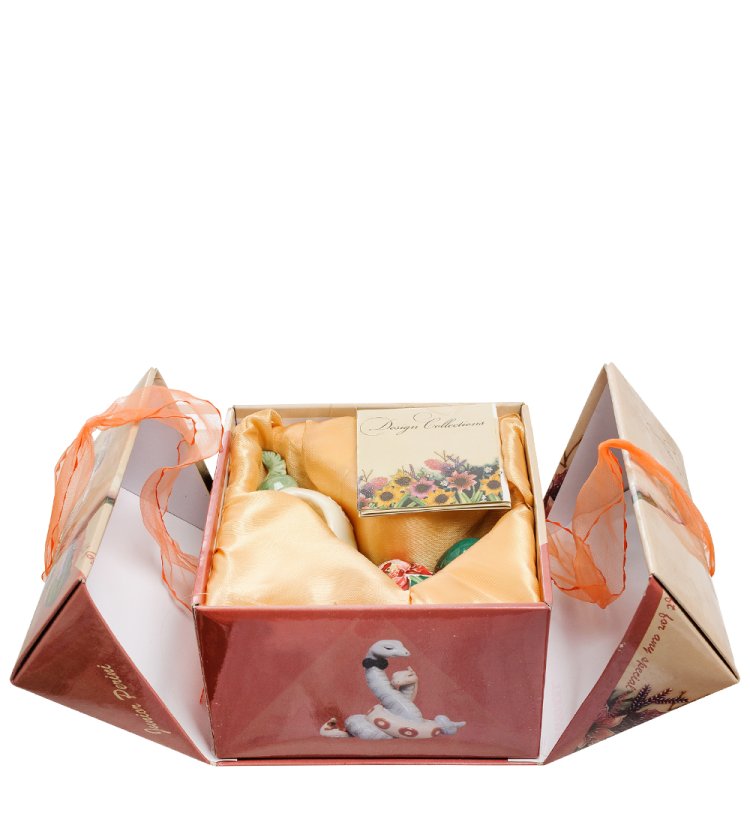 Фигурка из фарфора Зеленая царевна Змея Pavone JP-51/ 6, фотография в упаковке