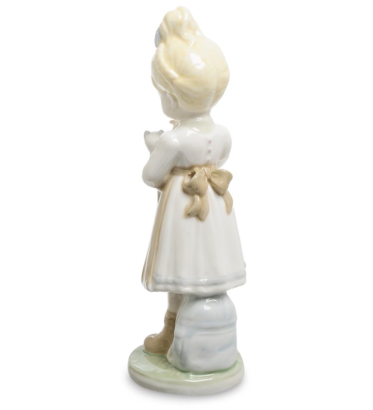 Статуэтка из фарфора Девочка с котенком Valerio Sole VS-307, фотография со спины