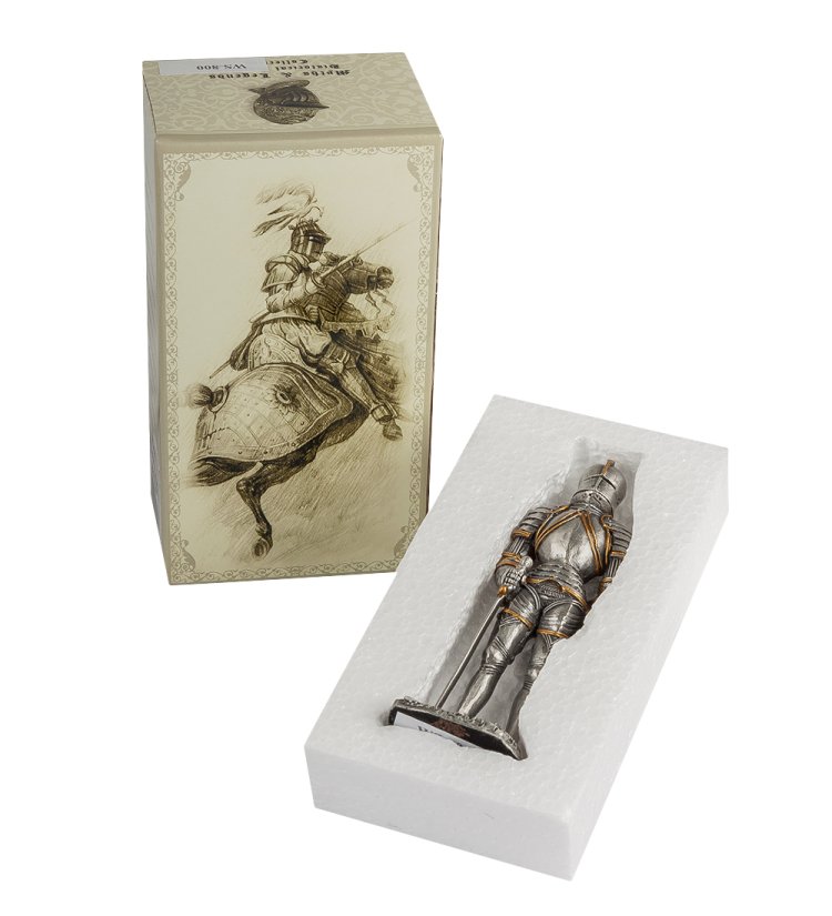 Статуэтка Рыцарь в доспехах Veronese WS-800, упаковочный вид