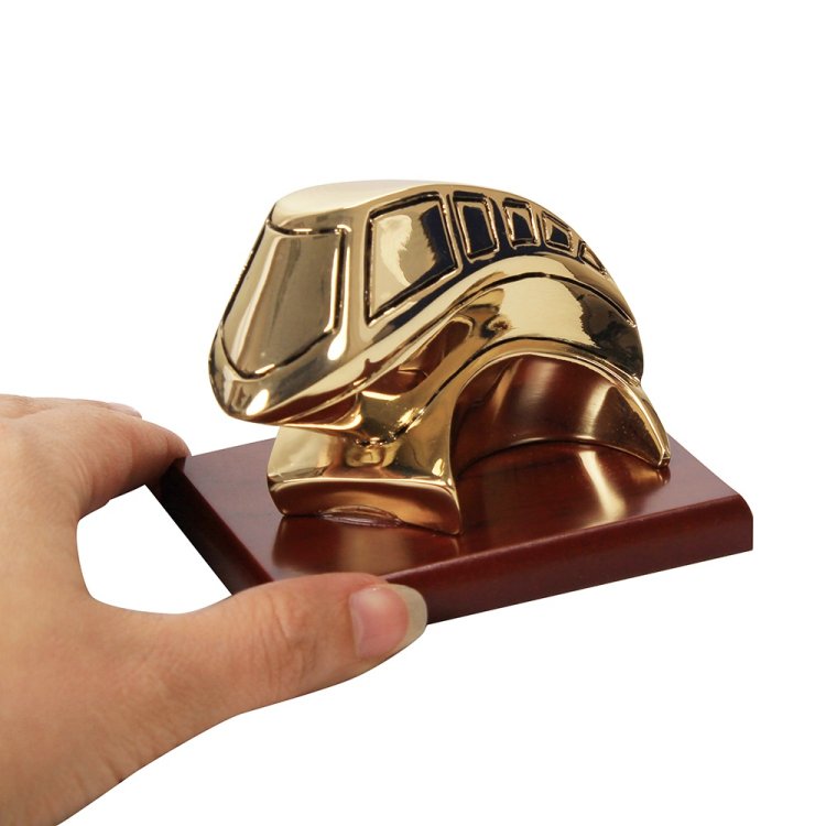 Статуэтка Скорый поезд с позолотой