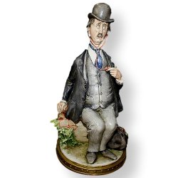 Статуэтка из фарфора Доктор