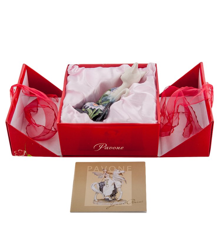 Статуэтка из фарфора Кошечка с поднятым хвостом с цветами Pavone JP-98/ 36, фотография в упаковке