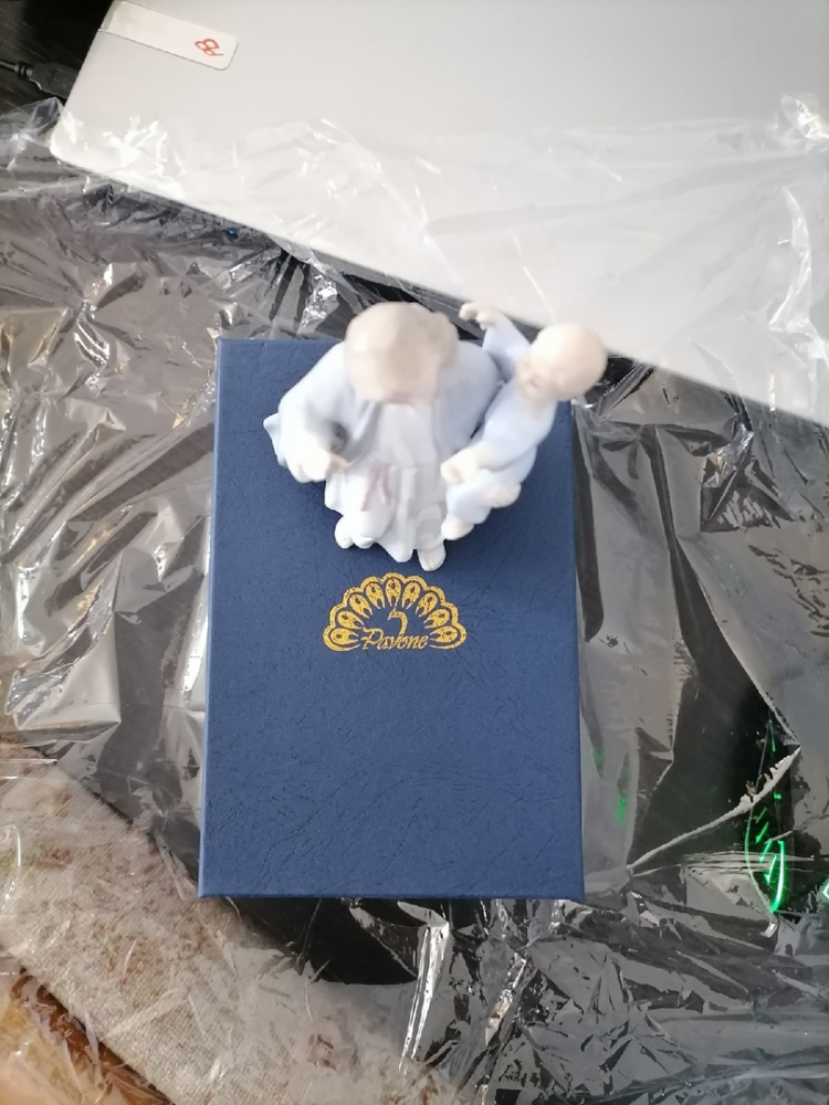 Статуэтка из фарфора Иисус с мальчиком на руках Pavone JP-40/21, фото со склада верхняя часть