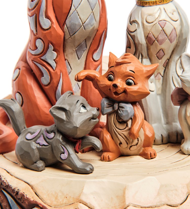 Статуэтка Семейный портрет Котов-аристократов Disney Traditions, увеличенный вид деталей