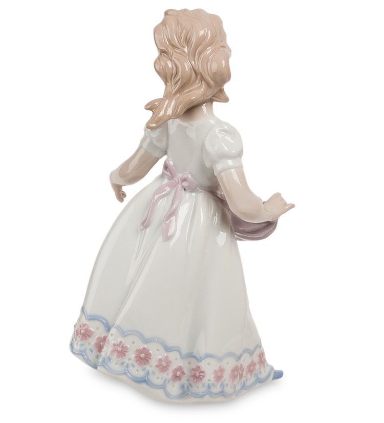 Статуэтка из фарфора Девочка несущая корзину цветов Pavone JP-29/ 9, фотография со спины