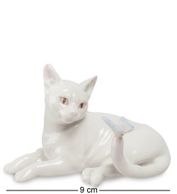 Статуэтка из фарфора Белая Кошка Маркиза Лежит