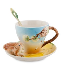 Чайная пара из фарфора с ложечкой Белочка