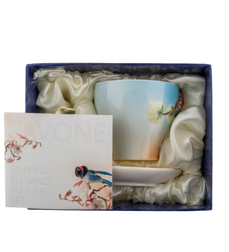 Чайная пара из фарфора с ложечкой Белочка Pavone FM-01/ 9, фотография в упаковке