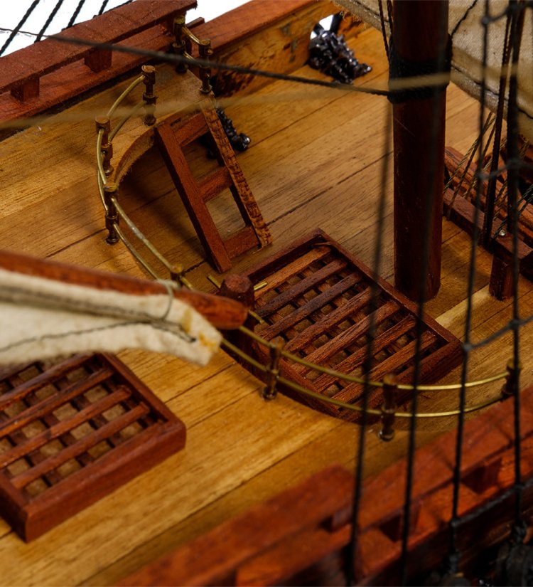 Модель корабля линкор Полтава, фотография палубы