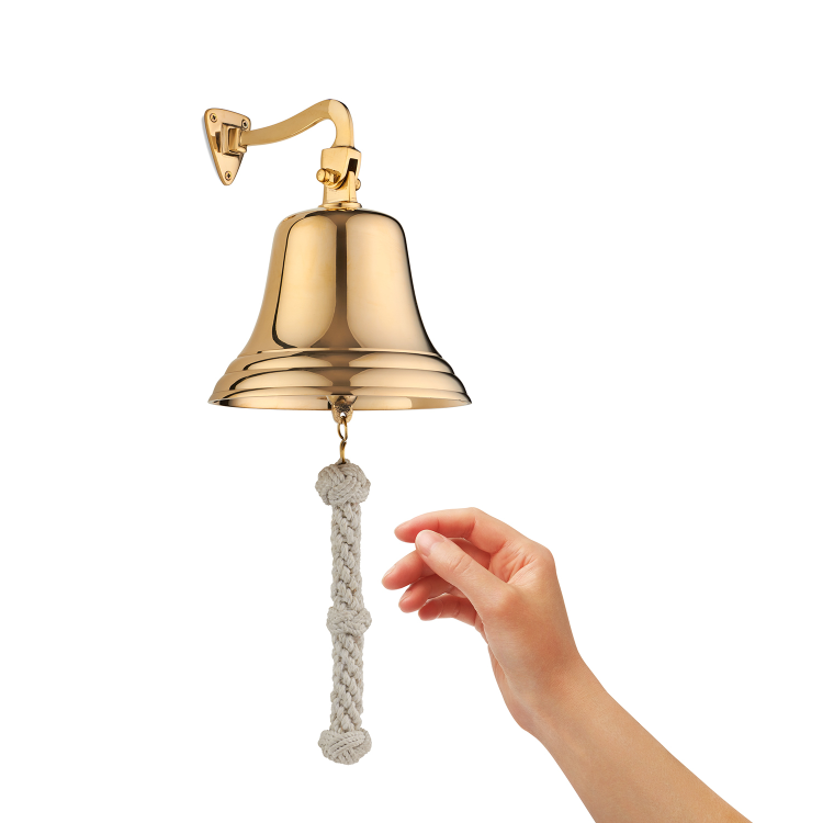 Корабельная рында Колокол из золота - Диаметр 18 см, вид на фоне руки