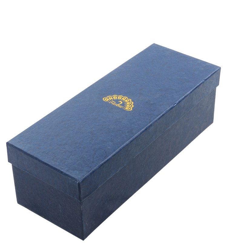 Статуэтка из фарфора Девушка в белом платье с шалью Pavone JP-155/ 1, фотография коробки