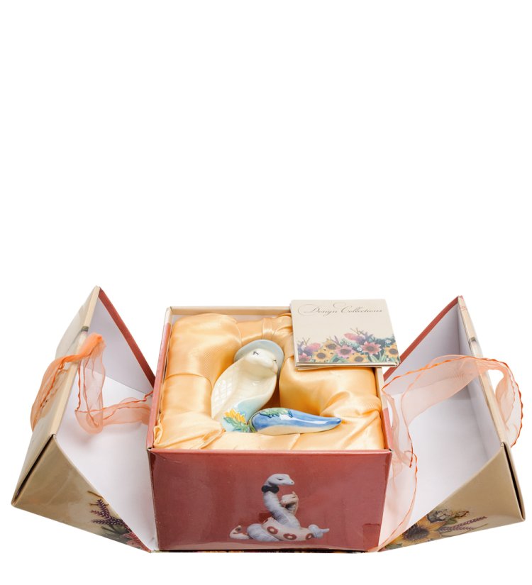 Фигурка из фарфора Голубая Змея в панаме Pavone JP-51/14, фотография в упаковке