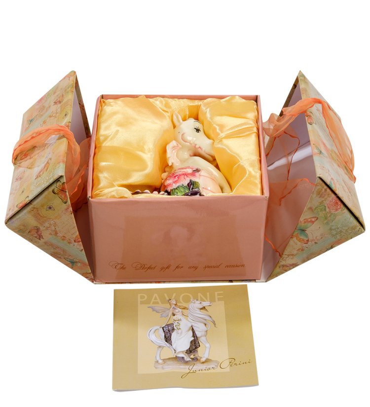 Статуэтка из фарфора Дракон Девочка с цветком на лапке Pavone JP-41/10, упаковочный вид