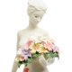 Статуэтка из фарфора Девушка в белом платье с цветами Pavone JP-155/ 2, фотография букета