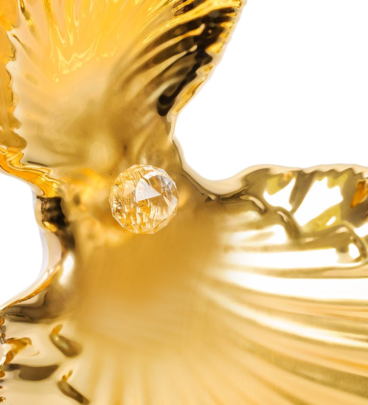 Статуэтка Золотая ракушка с кристаллом Сваровски Ahura, фотография крупным планом