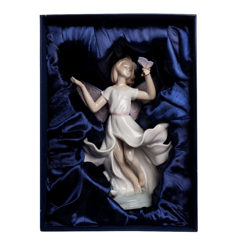 Статуэтка из фарфора Девушка-фея Pavone JP-22/22, фотография в упаковке