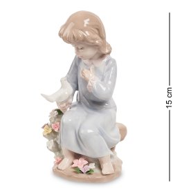 Статуэтка из фарфора Юная Леди с голубем