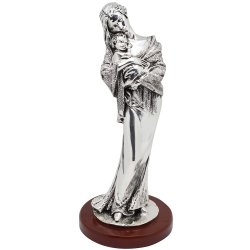 Скульптура Радость материнства на подставке