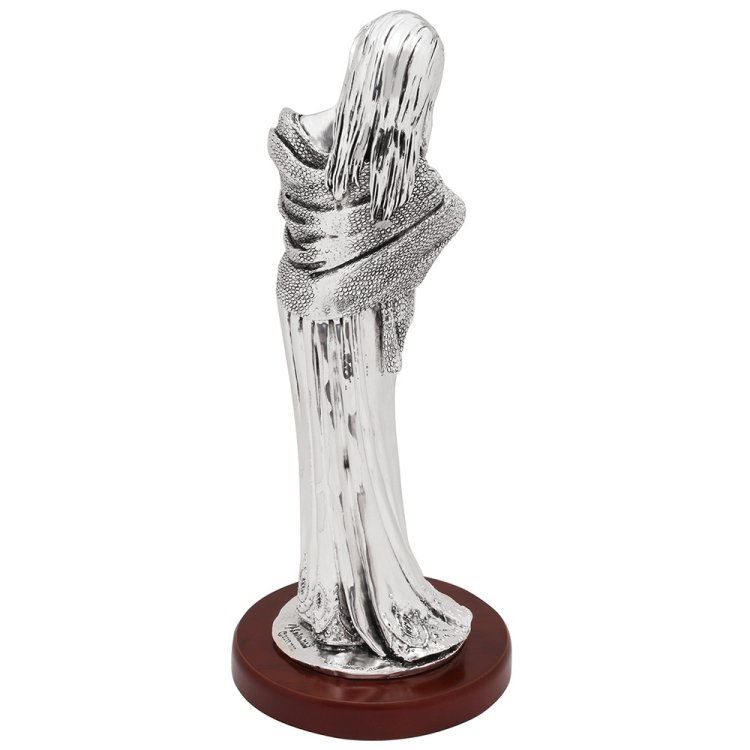 Скульптура Радость материнства на подставке