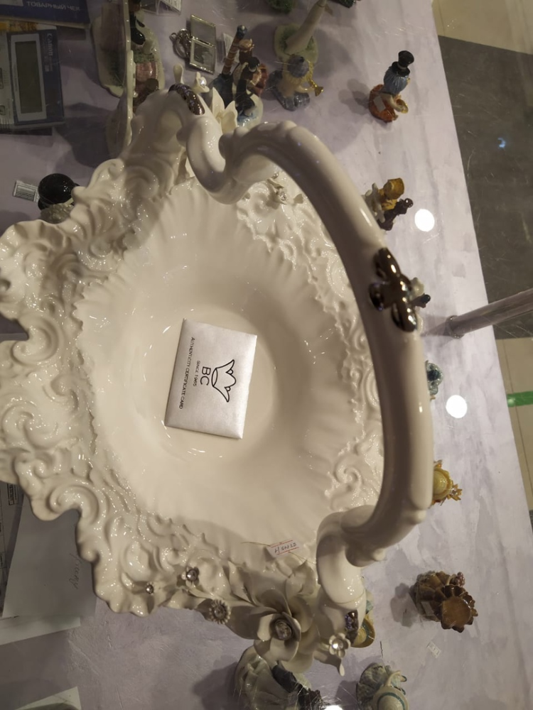 Ваза для фруктов Цветы, фото со склада, вид сверху