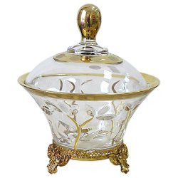 Конфетница с крышкой золотого цвета