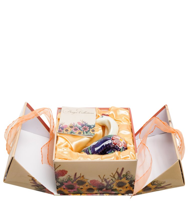 Фигурка из фарфора Царевна Змея с красной бабочкой Pavone JP-51/23, упаковочный вид